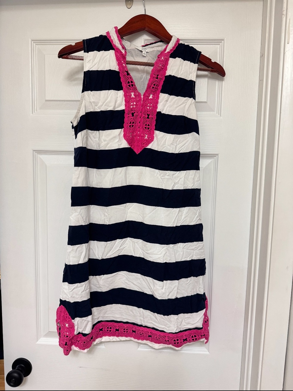 Crown and Ivy Navy White dress